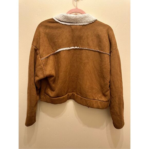 Madden NYC Tan and Beige Faux Suede Cropped Jacket Size Large - Picture 5 of 5